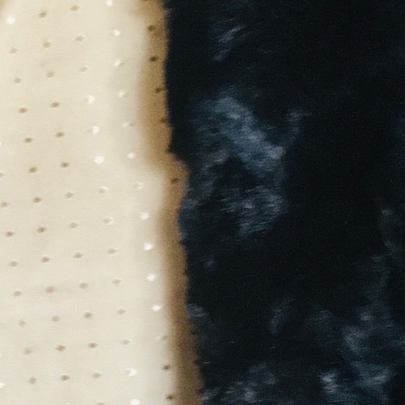 Ladies/Girls Fax Fur jacket, size 4 in excellent condition - Picture 5 of 5